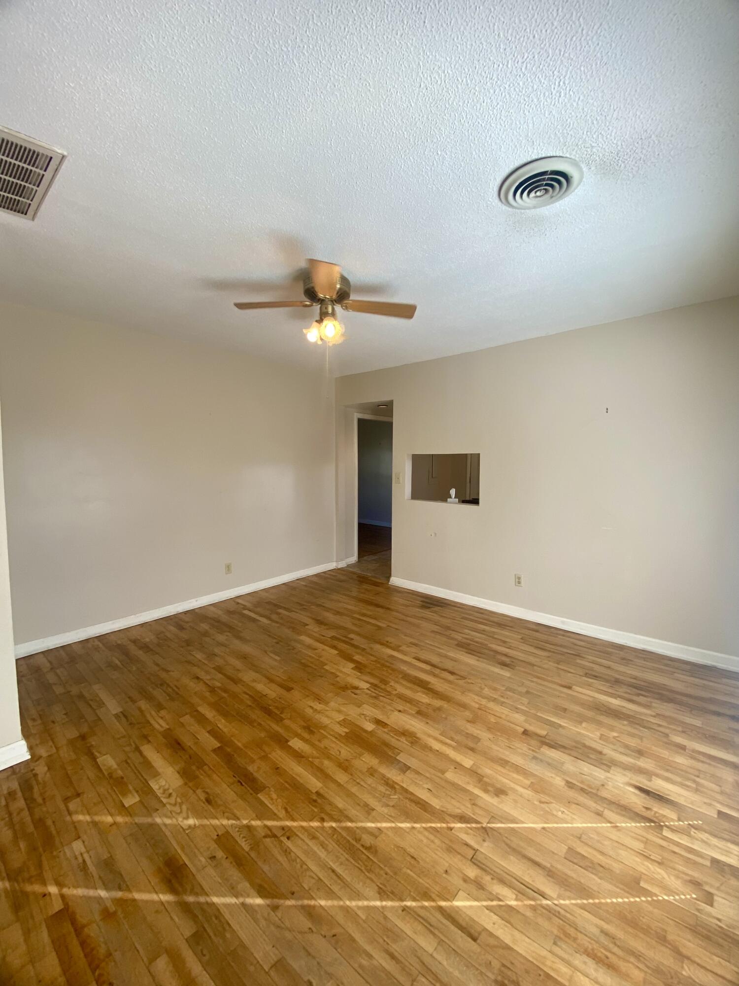 3412 Roberts Road Chattanooga, TN 37416 - Photo 9 of 32 IMG_0238