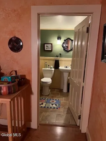 $315,000 | 576 County Highway 102, Gloversville, NY 12078