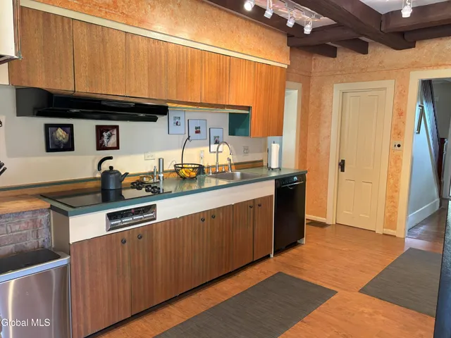 $315,000 | 576 County Highway 102, Gloversville, NY 12078