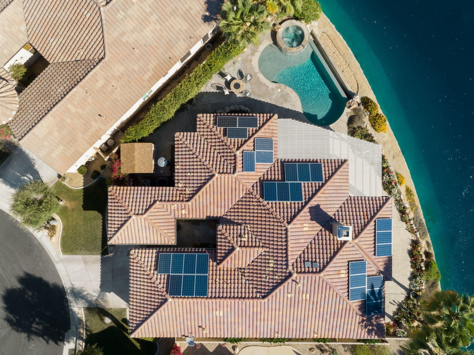 3 Pyramid Lake Court Rancho Mirage, CA 92270 - Photo 7 of 40 an aerial view of a house