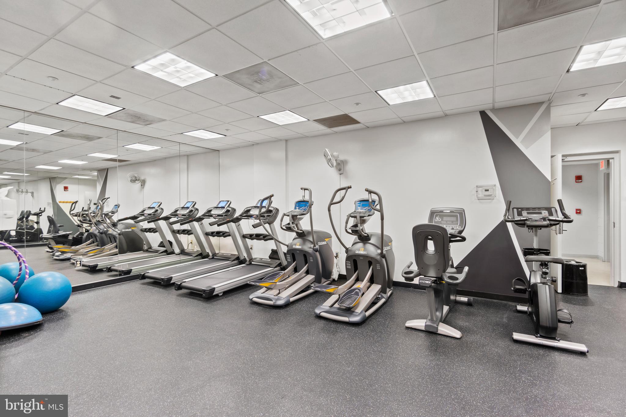 1150 K Street Northwest, Unit 1107 Washington, DC 20005 - Photo 17 of 20 a view of a room with gym equipment