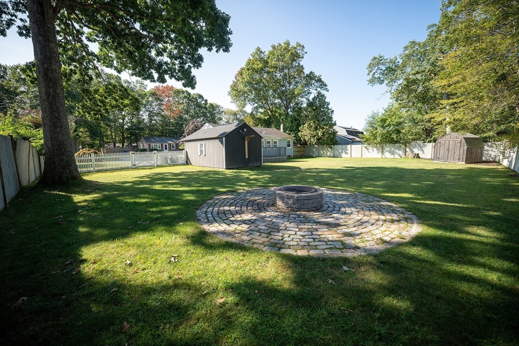9 Nottingham Road Oxford, MA 01540 - Photo 4 of 37 Gallery Image 4