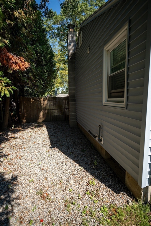 9 Nottingham Road Oxford, MA 01540 - Photo 7 of 37 Gallery Image 7