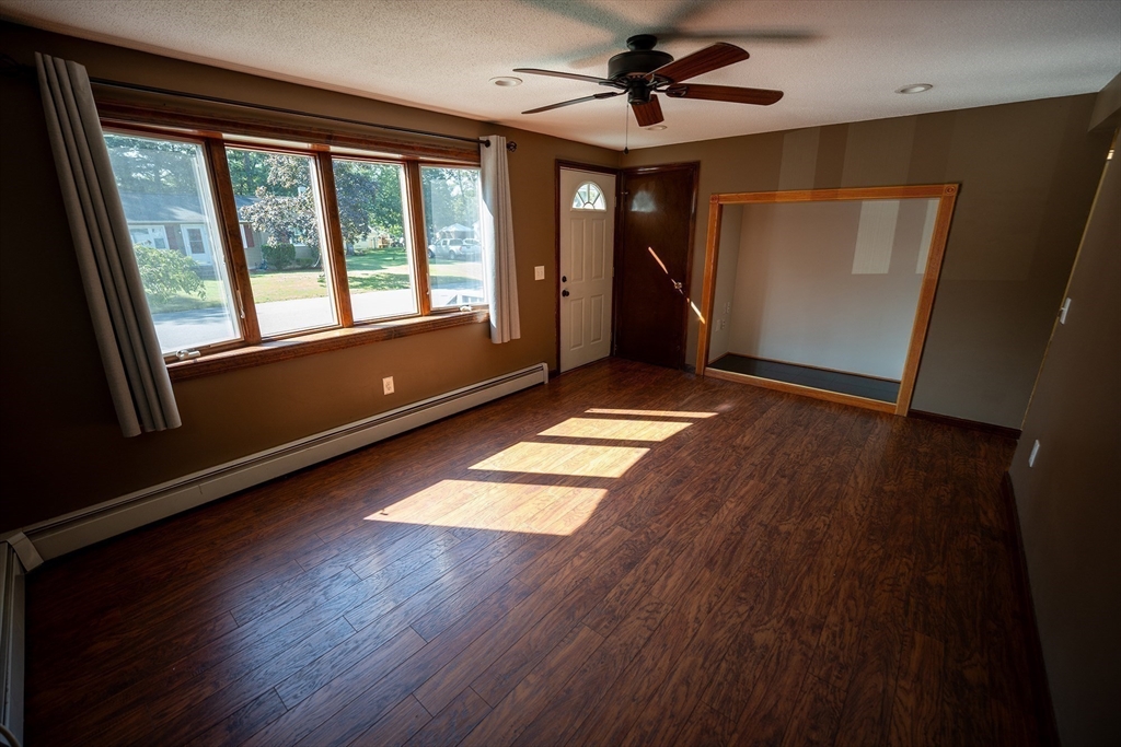 9 Nottingham Road Oxford, MA 01540 - Photo 10 of 37 Gallery Image 10