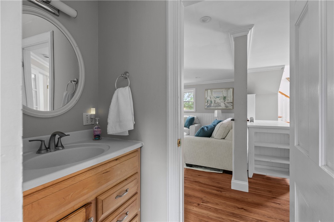 19 Warren Avenue, Unit 19 Middletown, RI 02842 - Photo 11 of 25