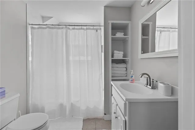 $4,000 | 19 Warren Avenue, Unit 19, Middletown, RI 02842