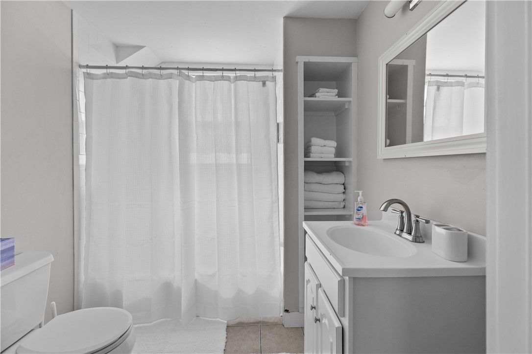 19 Warren Avenue, Unit 19 Middletown, RI 02842 - Photo 16 of 25