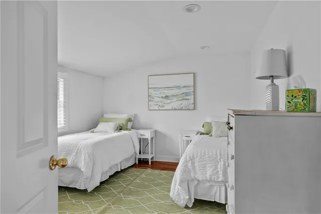 $4,000 | 19 Warren Avenue, Unit 19, Middletown, RI 02842