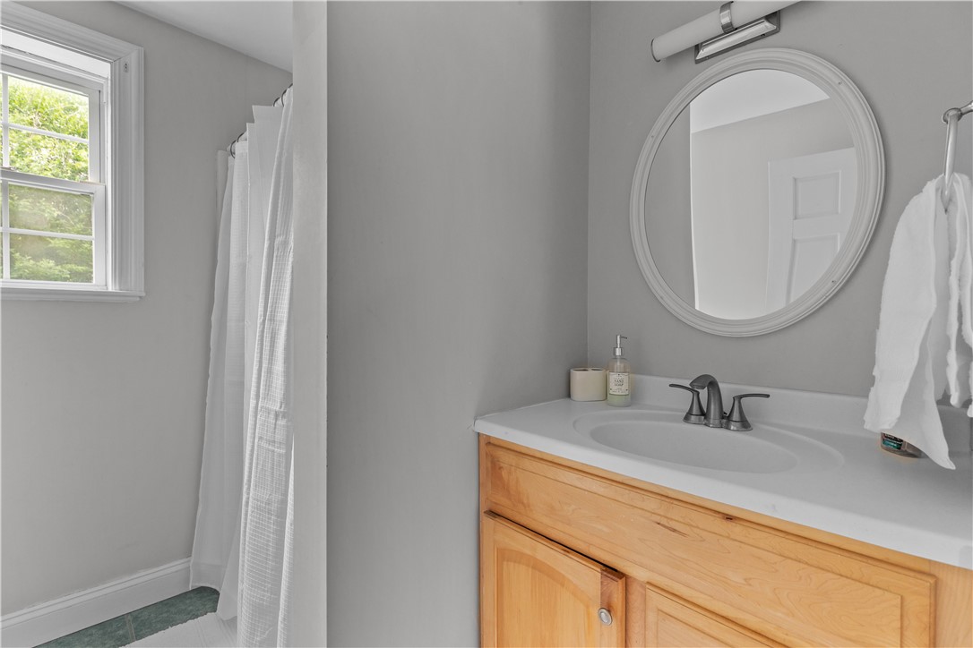 19 Warren Avenue, Unit 19 Middletown, RI 02842 - Photo 21 of 25