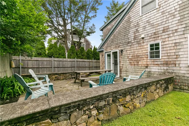 $4,000 | 19 Warren Avenue, Unit 19, Middletown, RI 02842