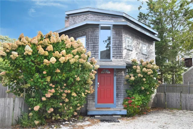 $4,000 | 19 Warren Avenue, Unit 19, Middletown, RI 02842