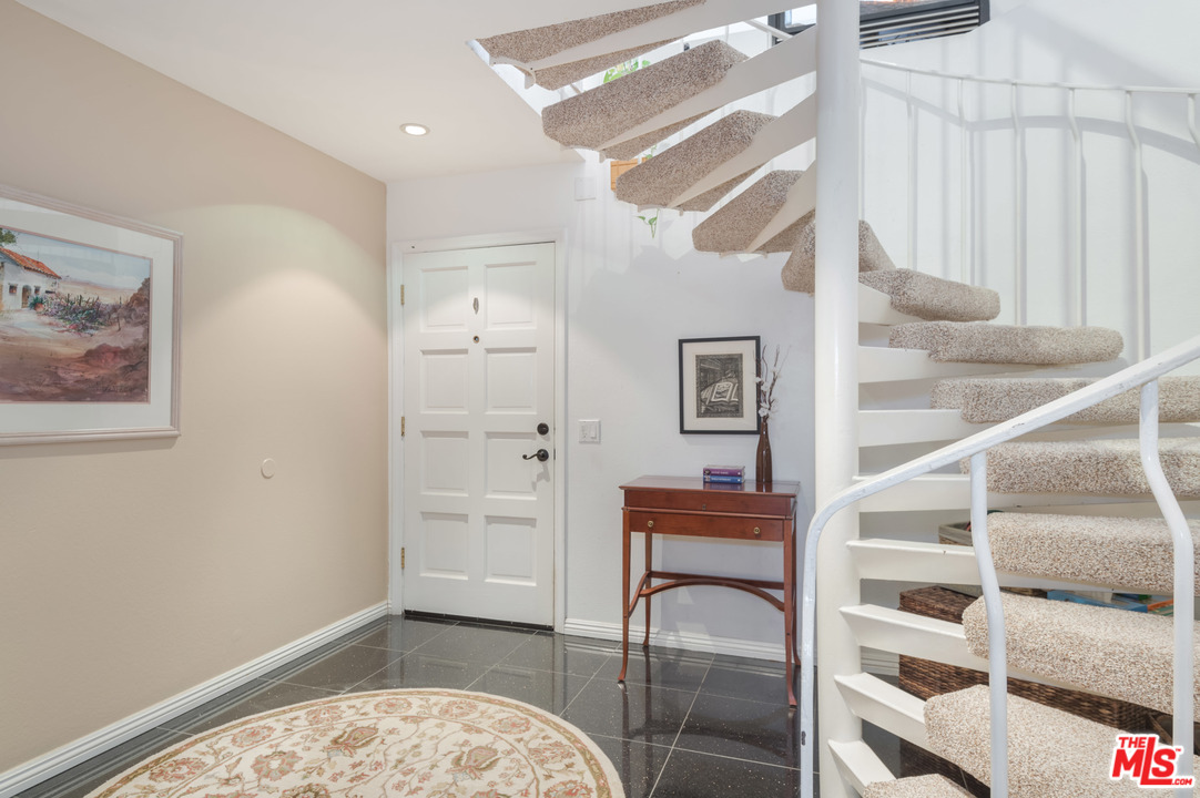 6454 Cavalleri Road Malibu, CA 90265 - Photo 2 of 24