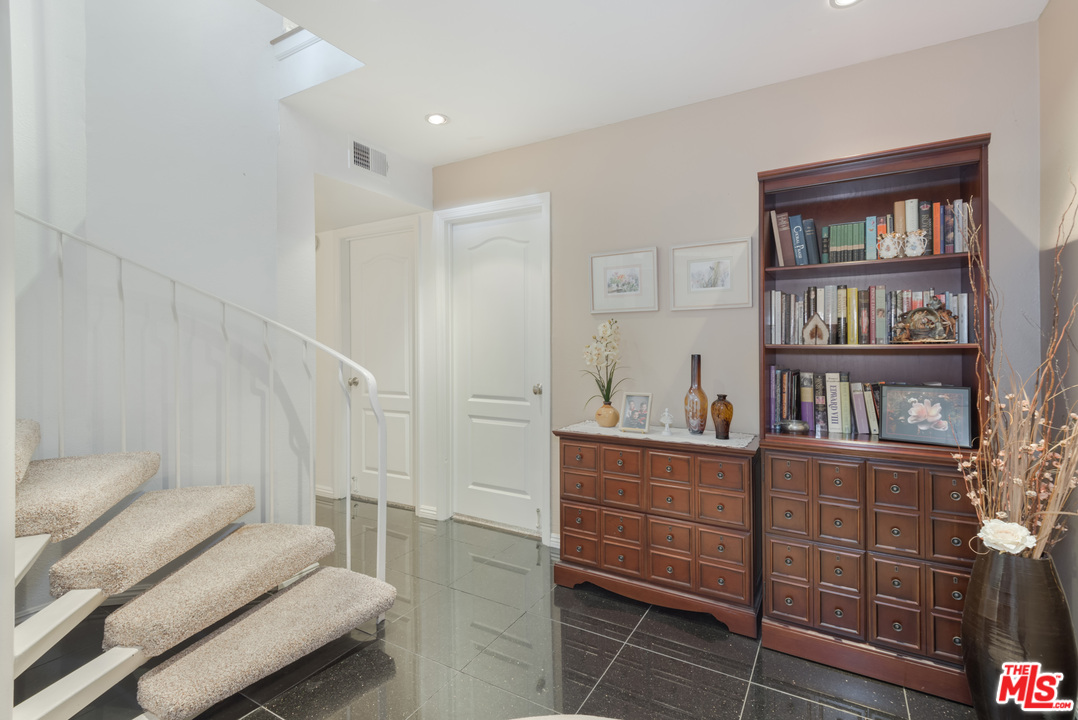 6454 Cavalleri Road Malibu, CA 90265 - Photo 3 of 24