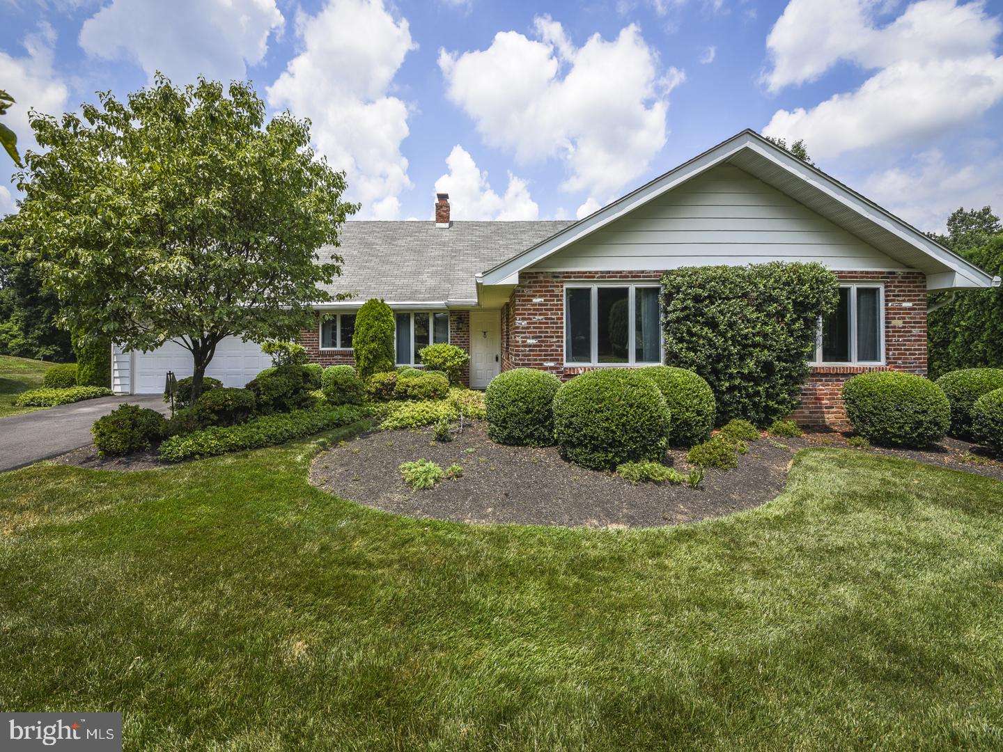 571 Valley View Road Langhorne, PA 19047 - Photo 1 of 37 Gallery Image 1