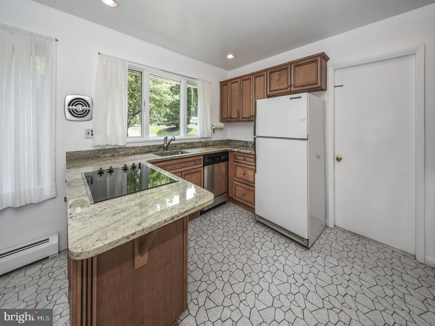 571 Valley View Road Langhorne, PA 19047 - Photo 16 of 37 Gallery Image 16
