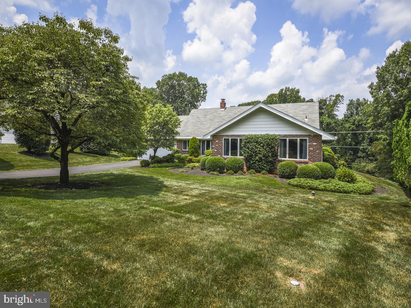 571 Valley View Road Langhorne, PA 19047 - Photo 3 of 37 Gallery Image 3
