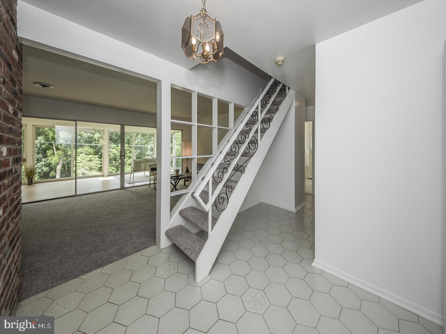 571 Valley View Road Langhorne, PA 19047 - Photo 6 of 37 Gallery Image 6