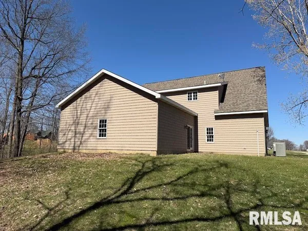 $592,500 | 19003 North Hammer Road, Marshall, IL 62441