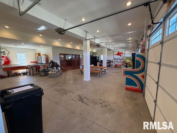 $592,500 | 19003 North Hammer Road, Marshall, IL 62441