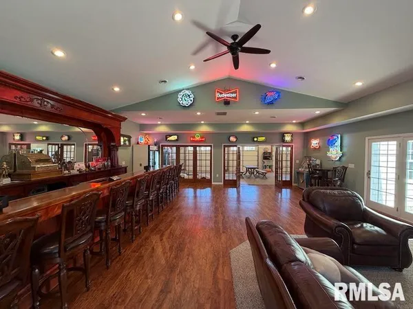 $592,500 | 19003 North Hammer Road, Marshall, IL 62441