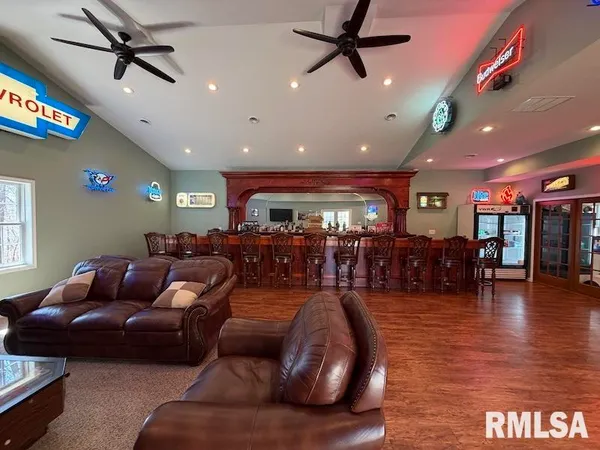 $592,500 | 19003 North Hammer Road, Marshall, IL 62441