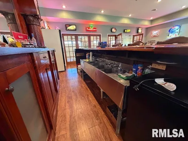 $592,500 | 19003 North Hammer Road, Marshall, IL 62441