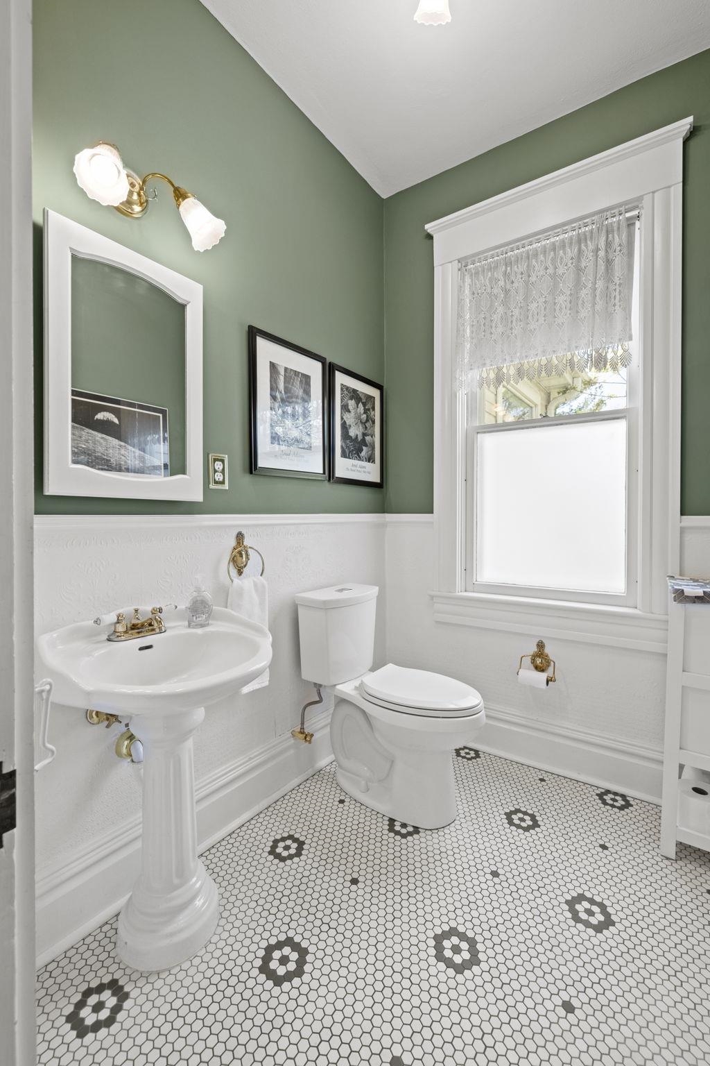 2016 Harlem Boulevard Rockford, IL 61103 - Photo 12 of 43