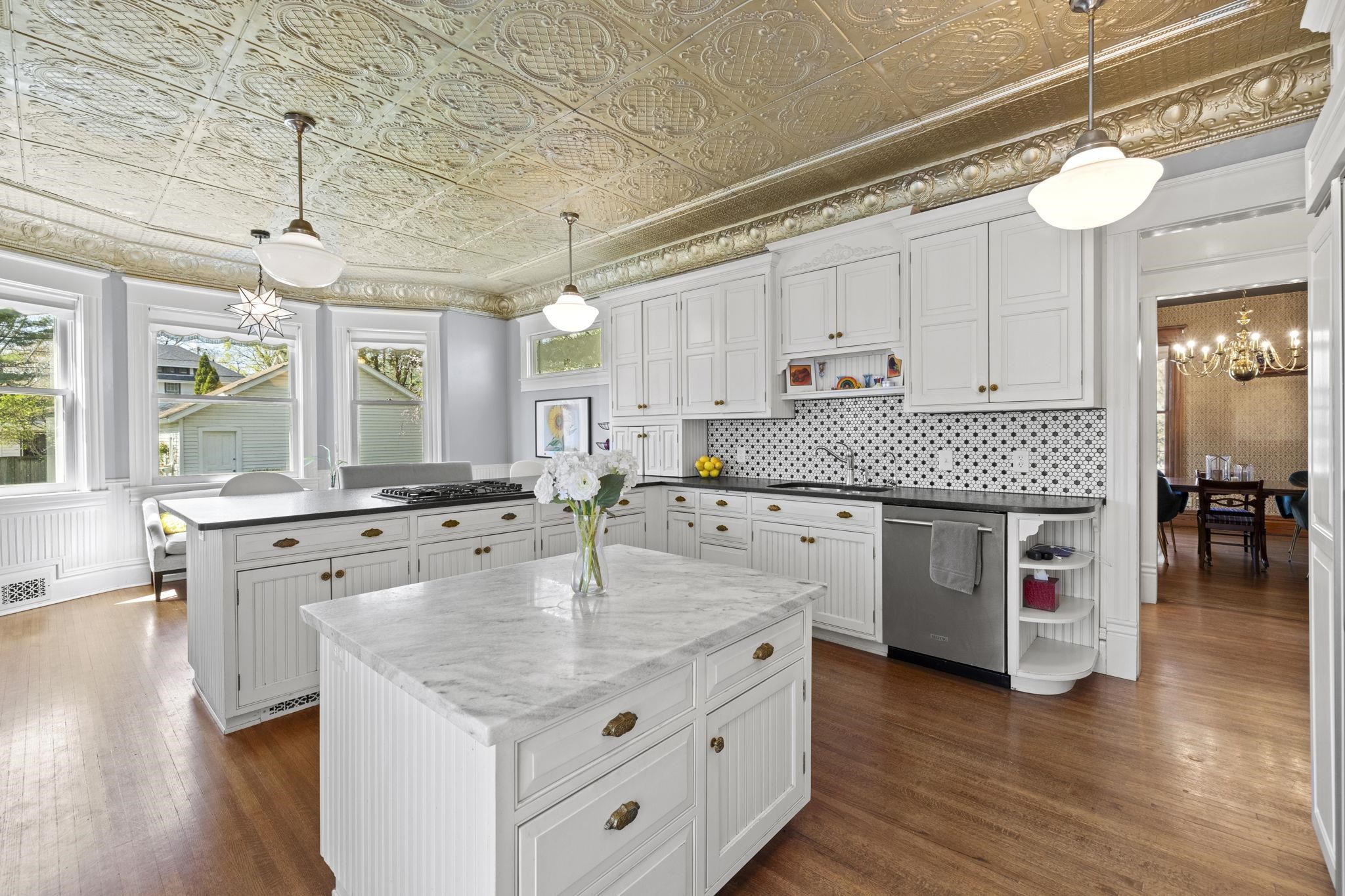 2016 Harlem Boulevard Rockford, IL 61103 - Photo 13 of 43