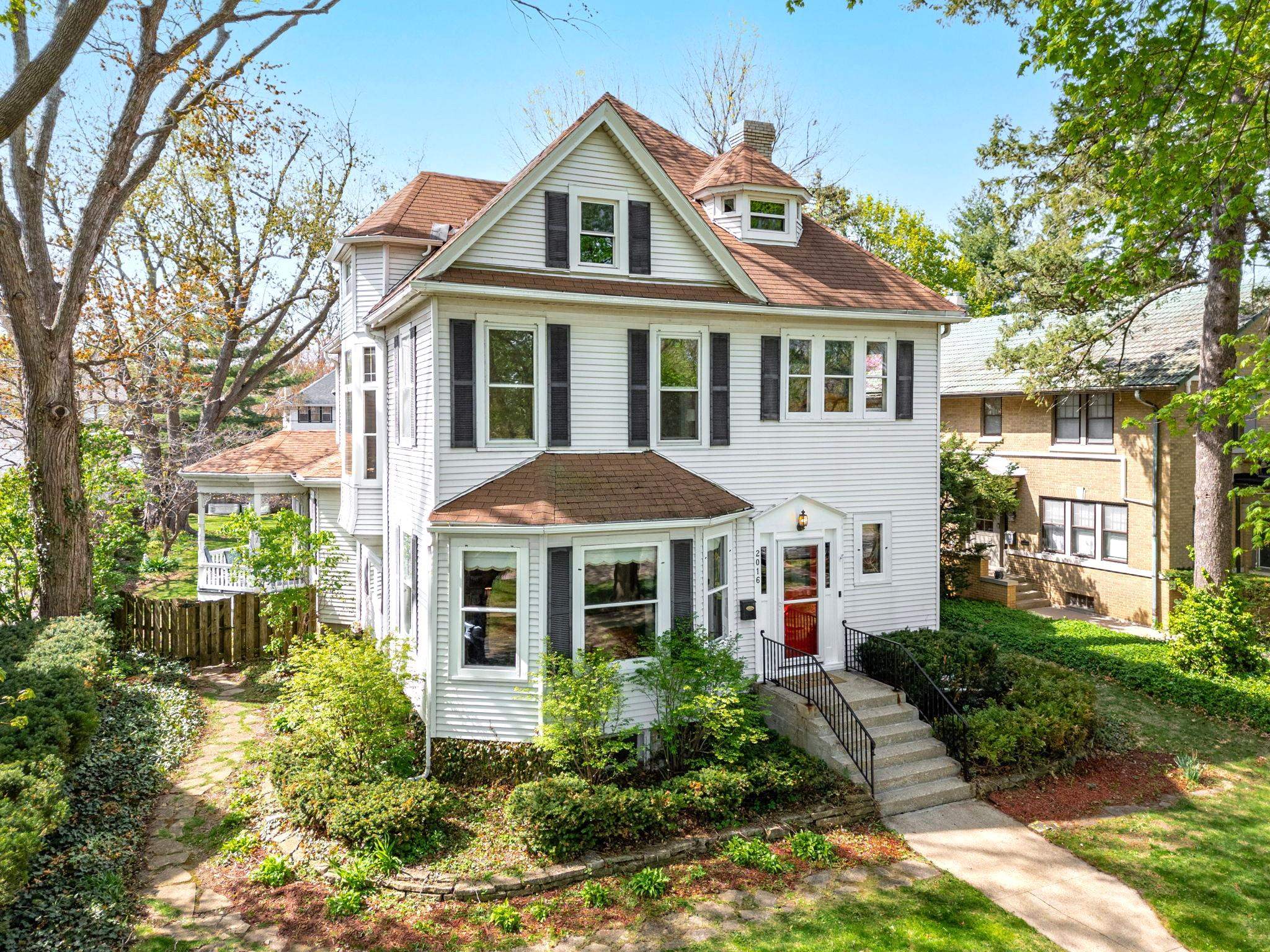 2016 Harlem Boulevard Rockford, IL 61103 - Photo 2 of 43