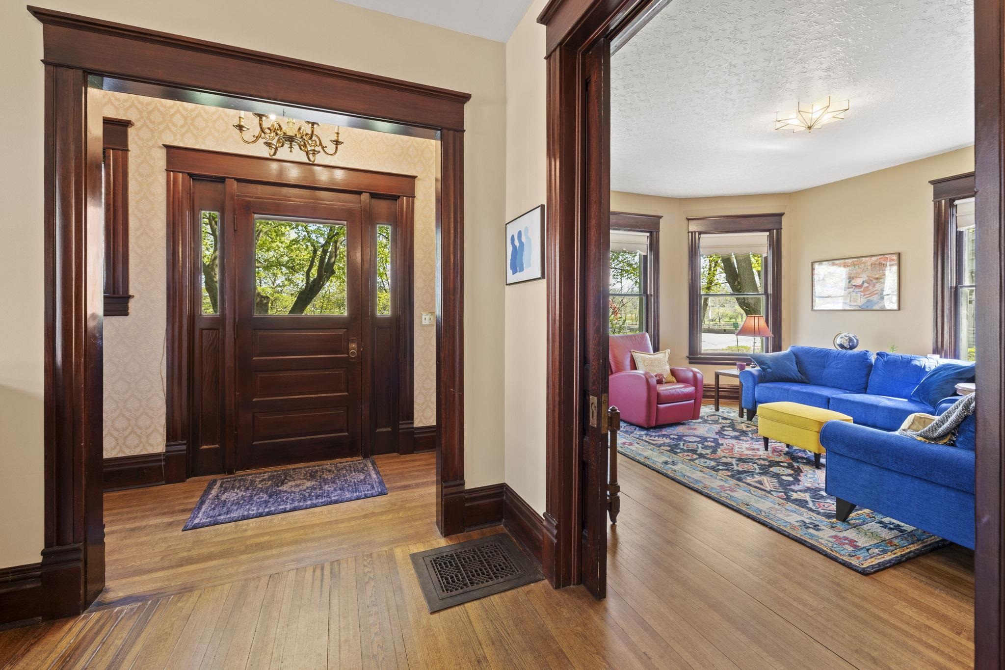 2016 Harlem Boulevard Rockford, IL 61103 - Photo 4 of 43