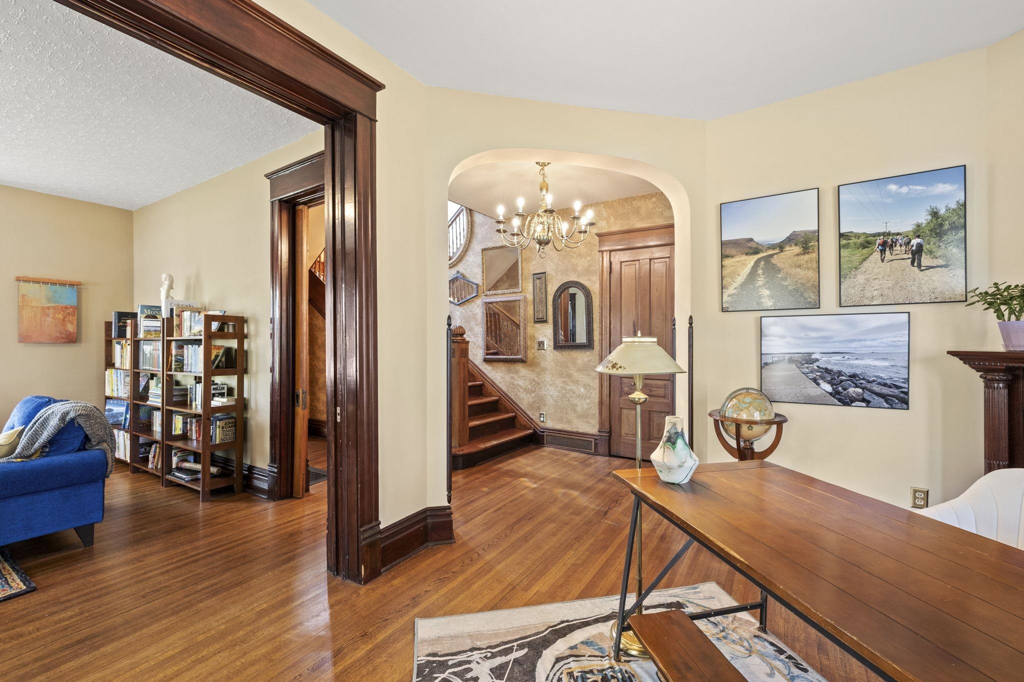 2016 Harlem Boulevard Rockford, IL 61103 - Photo 5 of 43