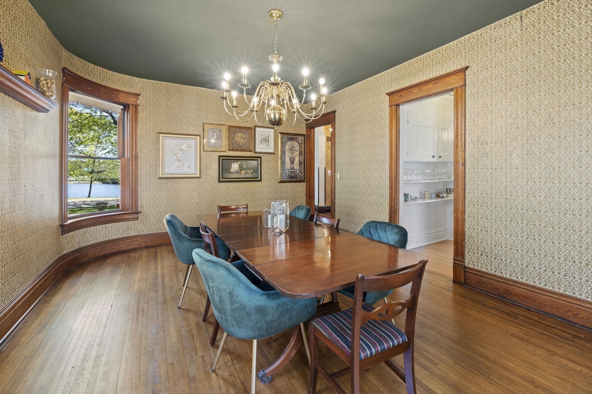 2016 Harlem Boulevard Rockford, IL 61103 - Photo 10 of 43