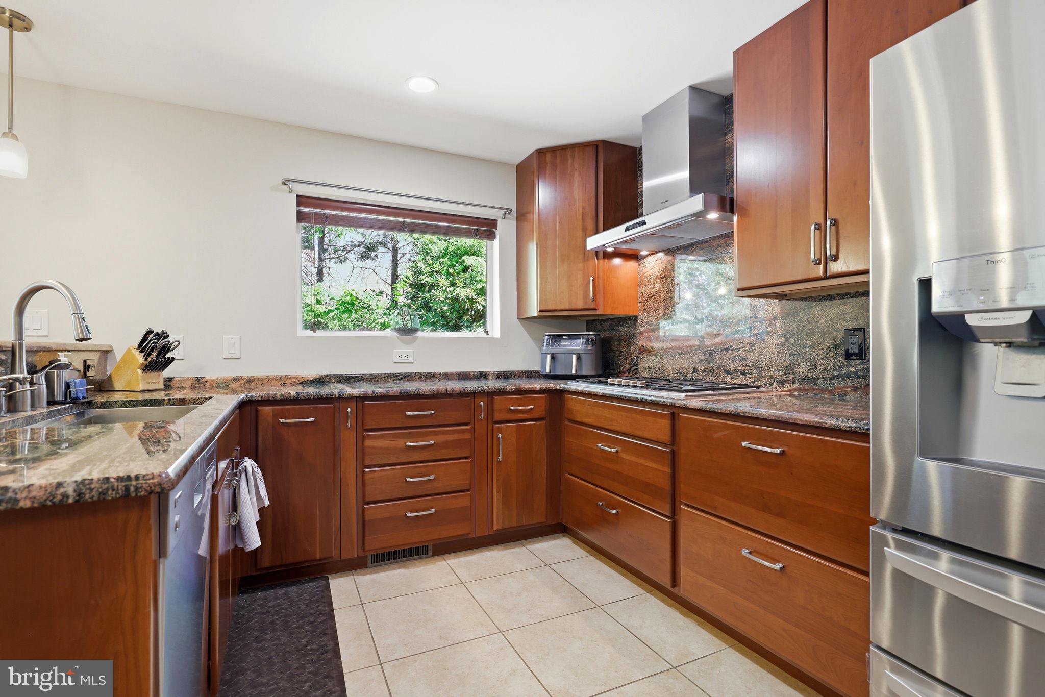 8578 Brickyard Road Potomac, MD 20854 - Photo 19 of 83