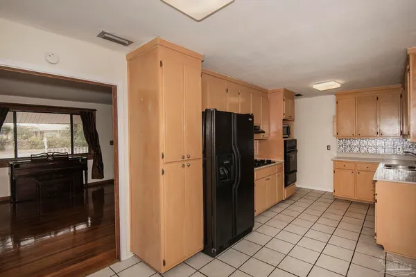 $2,000 | 6314 White Oak Drive, Pensacola, FL 32503