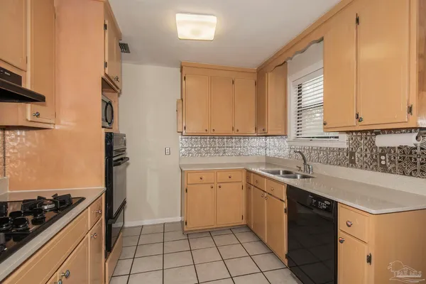 $2,000 | 6314 White Oak Drive, Pensacola, FL 32503