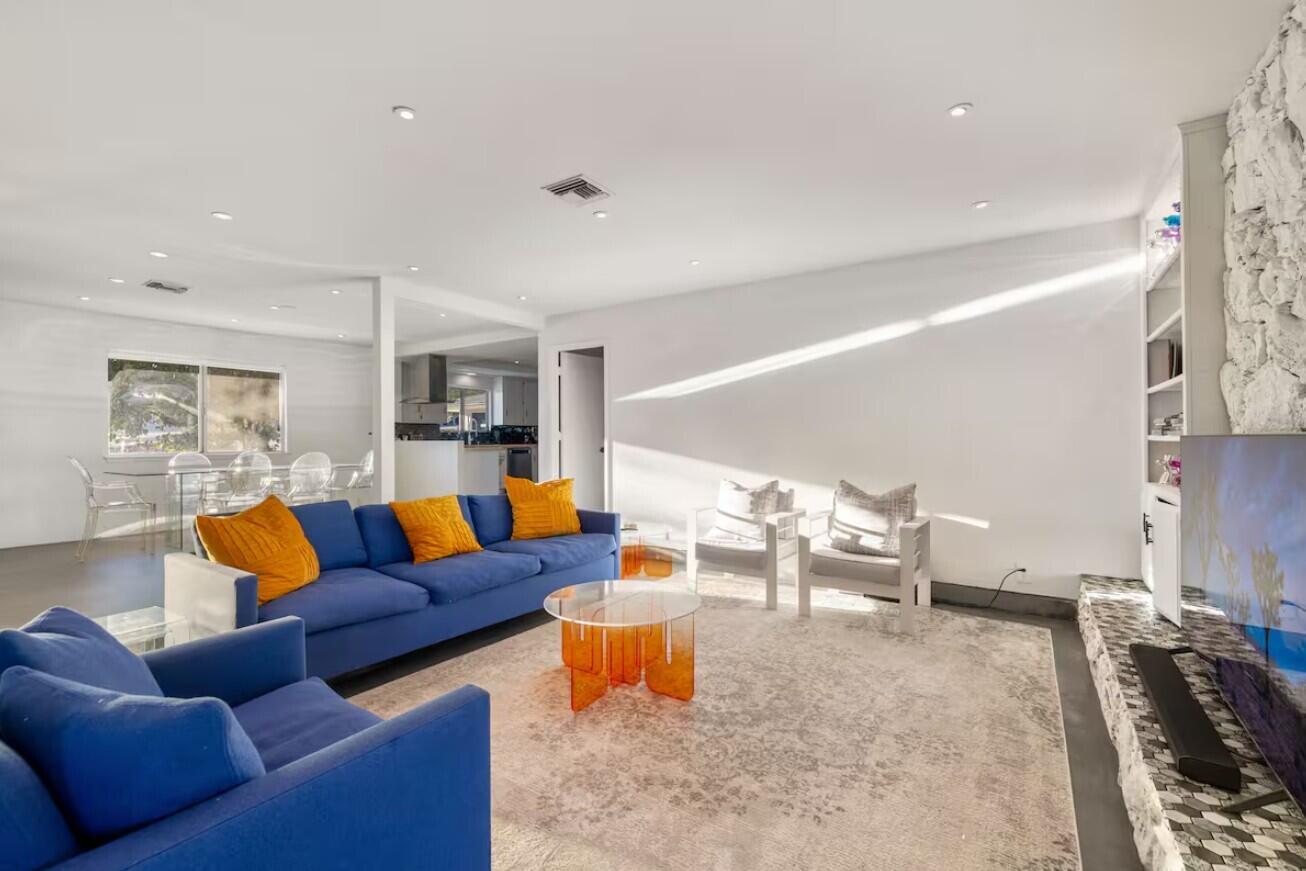 6451 Red Bluff Avenue Yucca Valley, CA 92284 - Photo 11 of 71 a living room with furniture with kitchen view