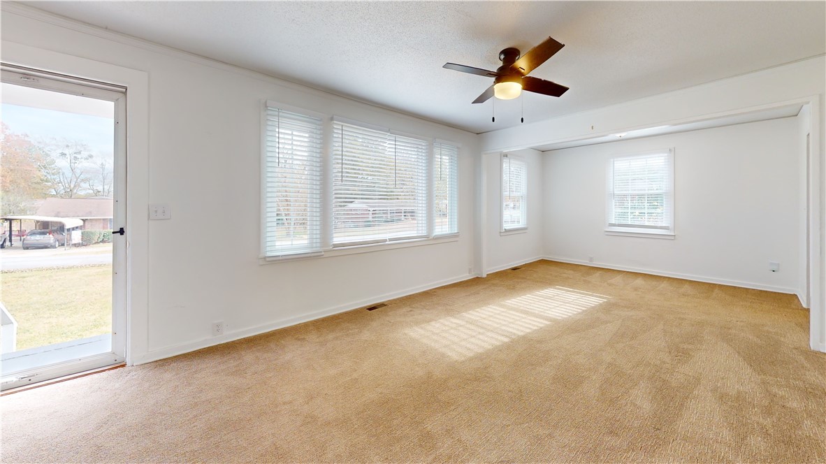 811 Crouch Drive Pendleton, SC 29670 - Photo 4 of 33 Gallery Image 4