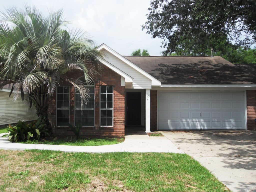 1334 Sunrunner Road Pensacola, FL 32504 - Photo 2 of 25