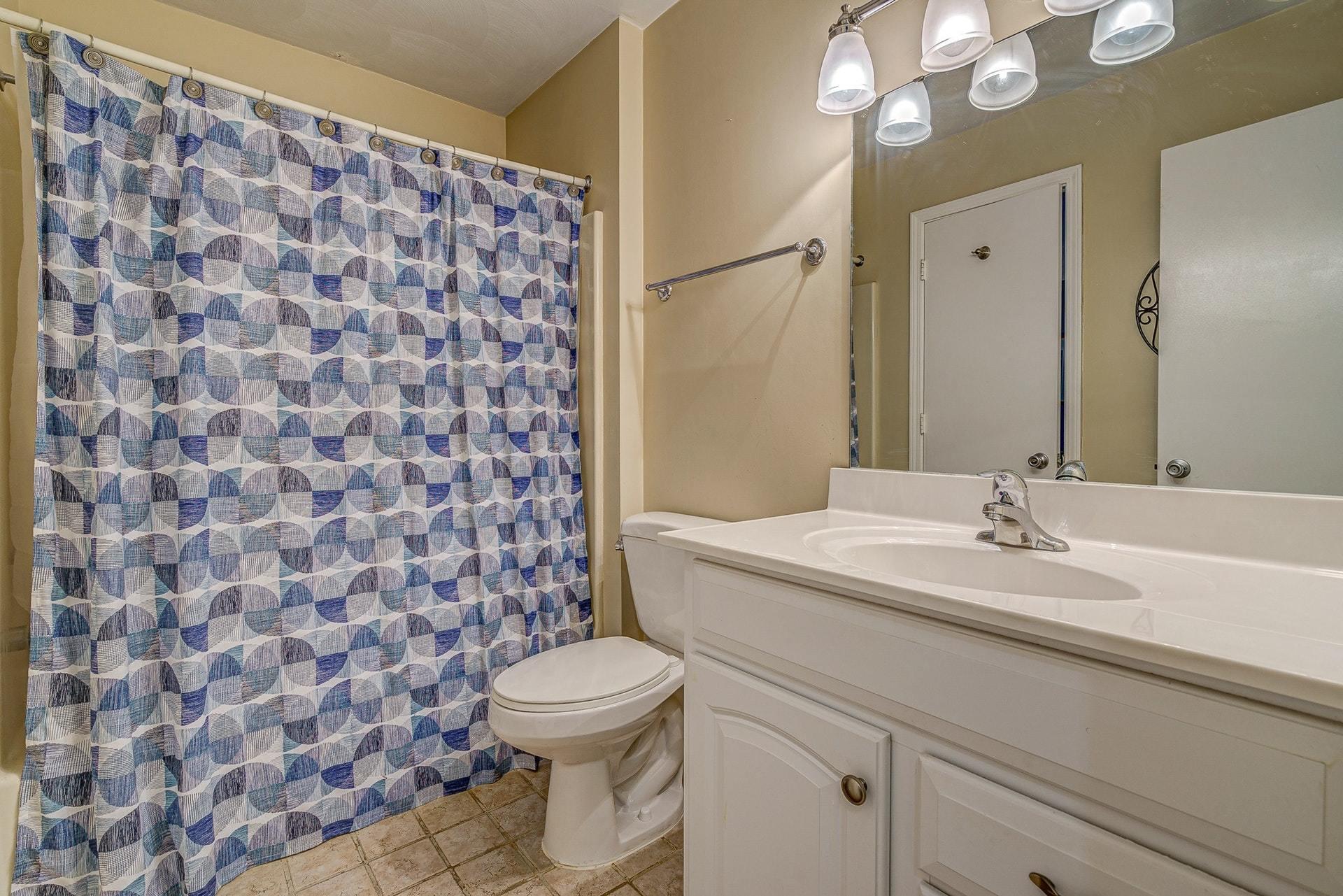 3269 Forest Ridge Road Roanoke, VA 24018 - Photo 8 of 14 a bathroom with a sink and a toilet