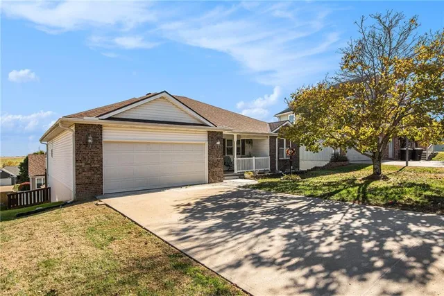 $325,000 | 2605 Shadow Court, St. Joseph, MO 64503