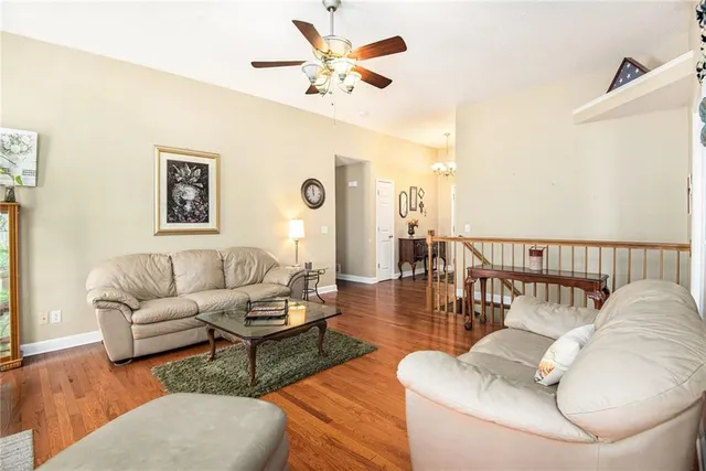 $325,000 | 2605 Shadow Court, St. Joseph, MO 64503