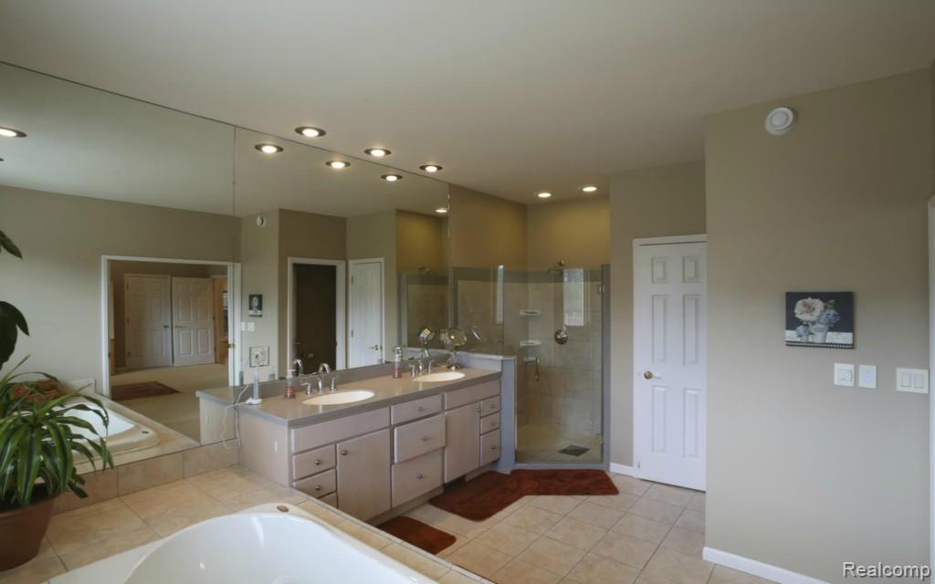 12247 Trinkle Road Dexter, MI 48130 - Photo 17 of 24 16-photo-web-1680x1050-103636.jpg