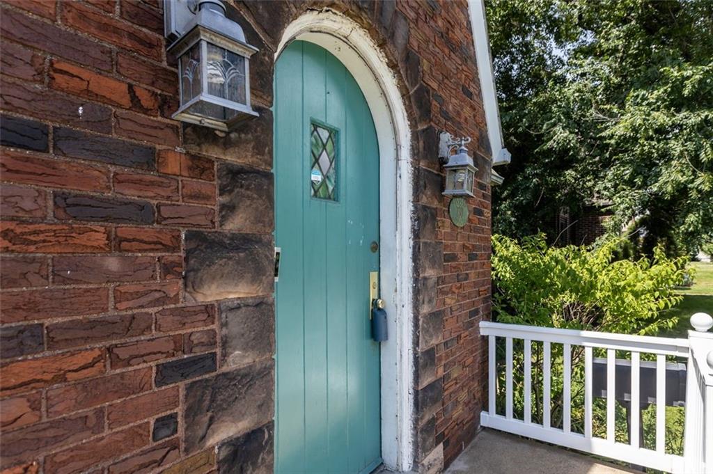 730 Greenlee Road Pittsburgh, PA 15227 - Photo 2 of 33 So much character here!