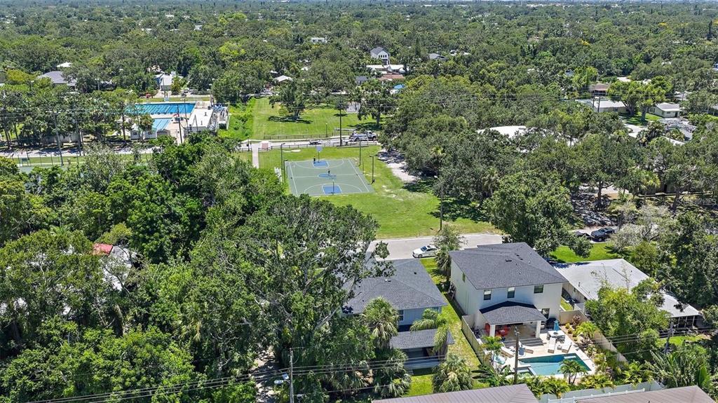 2587 Temple Street Sarasota, FL 34239 - Photo 3 of 25