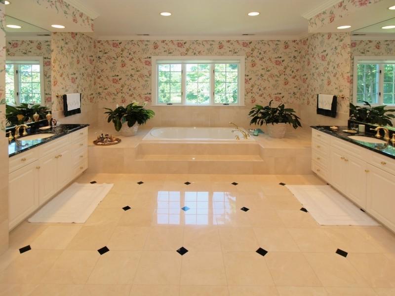 284 Hawks Hill Road New Canaan, CT 06840 - Photo 13 of 23 a bathroom with a bathtub and a sink