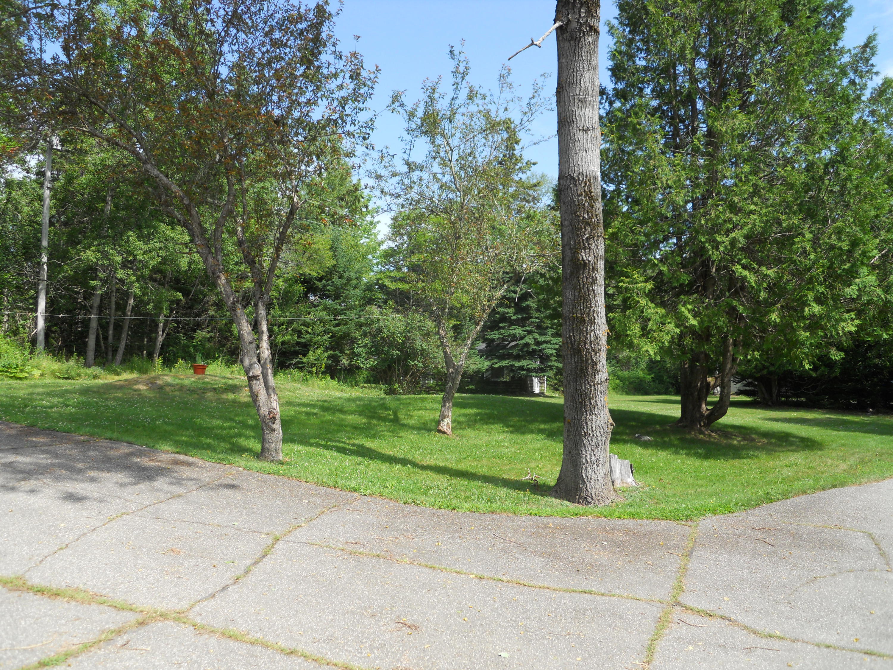 106 West Bay Road Islesboro, ME 04848 - Photo 20 of 61 Driveway9725