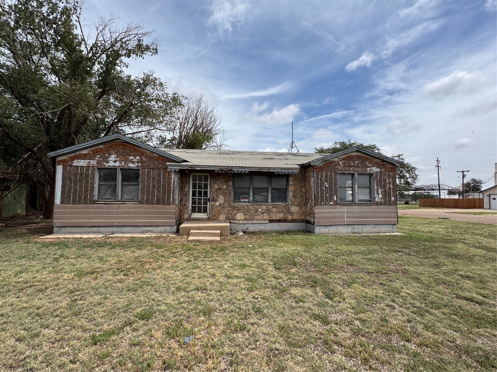 200 West 2nd Street Plainview, TX 79072 - Photo 1 of 10