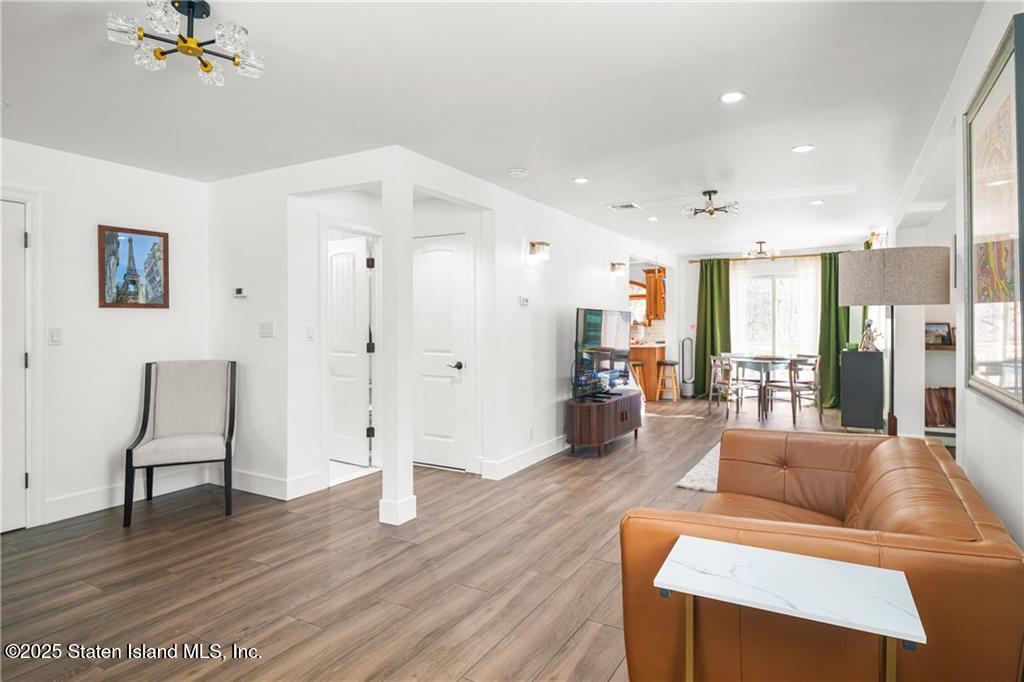 393 St Andrews Road Staten Island, NY 10306 - Photo 6 of 41 GetMedia (4)