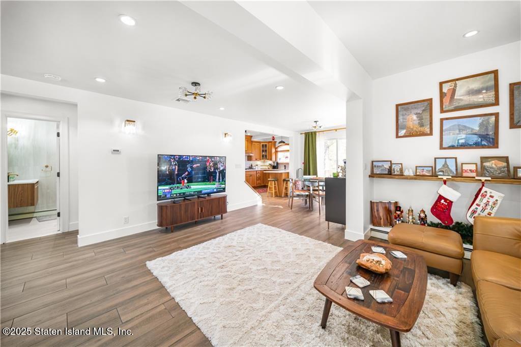 393 St Andrews Road Staten Island, NY 10306 - Photo 8 of 41 GetMedia (6)