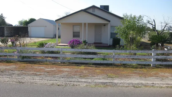 $524,000 | 12283 East Dinuba Avenue, Selma, CA 93662
